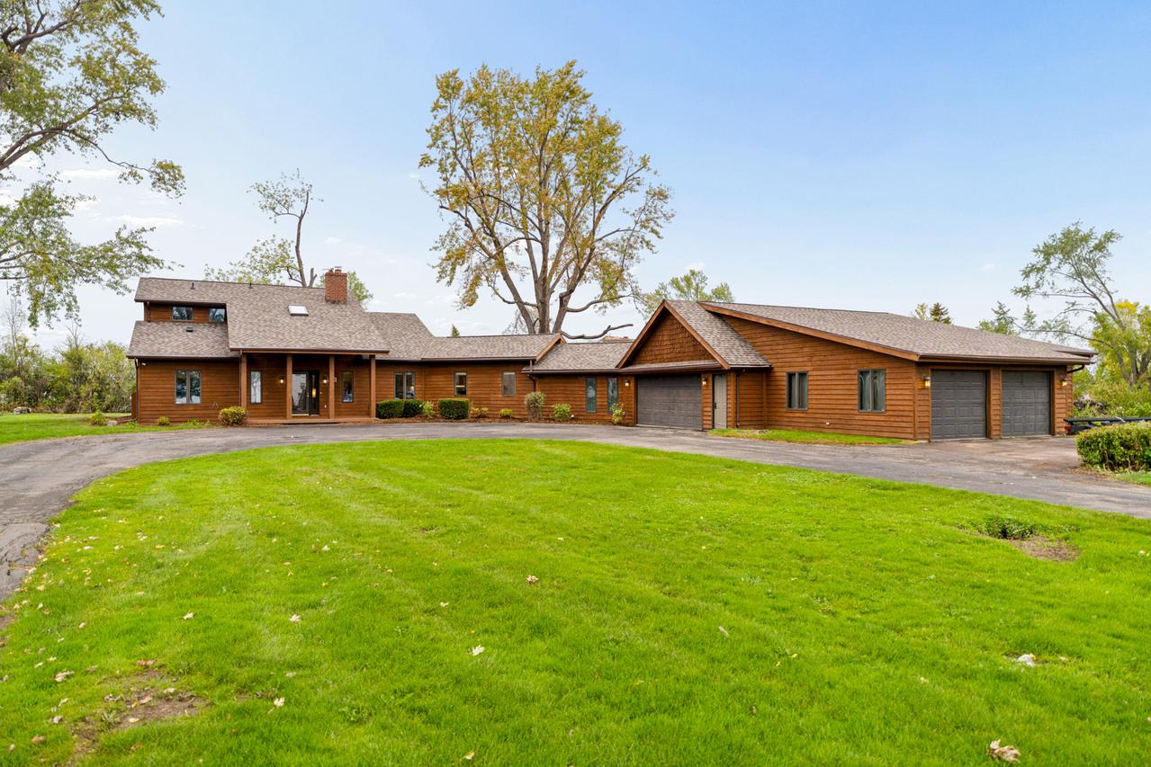 340 Lake Rd, Menasha, WI 54952