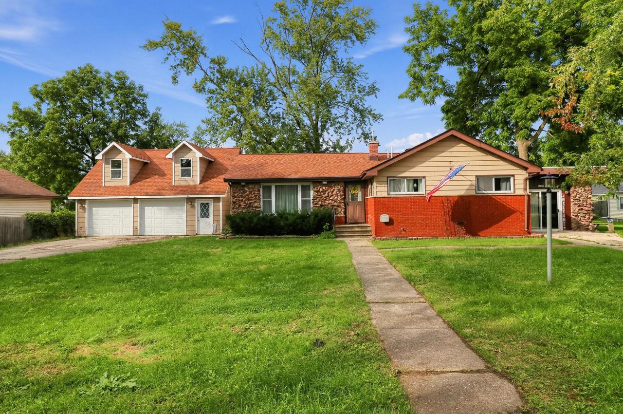 24908 69th St, Paddock Lake, WI 53168
