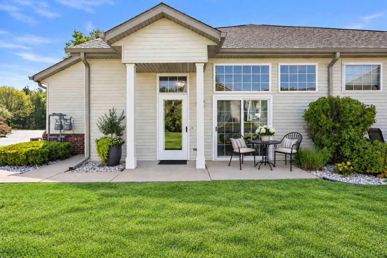 2416 Fox River #D, Waukesha, WI 53189