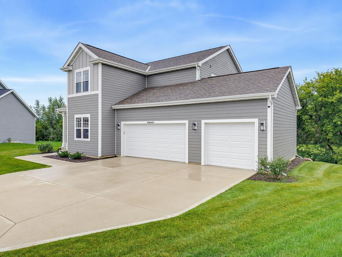 N56W24051 Daisy Ct, Sussex, WI 53089