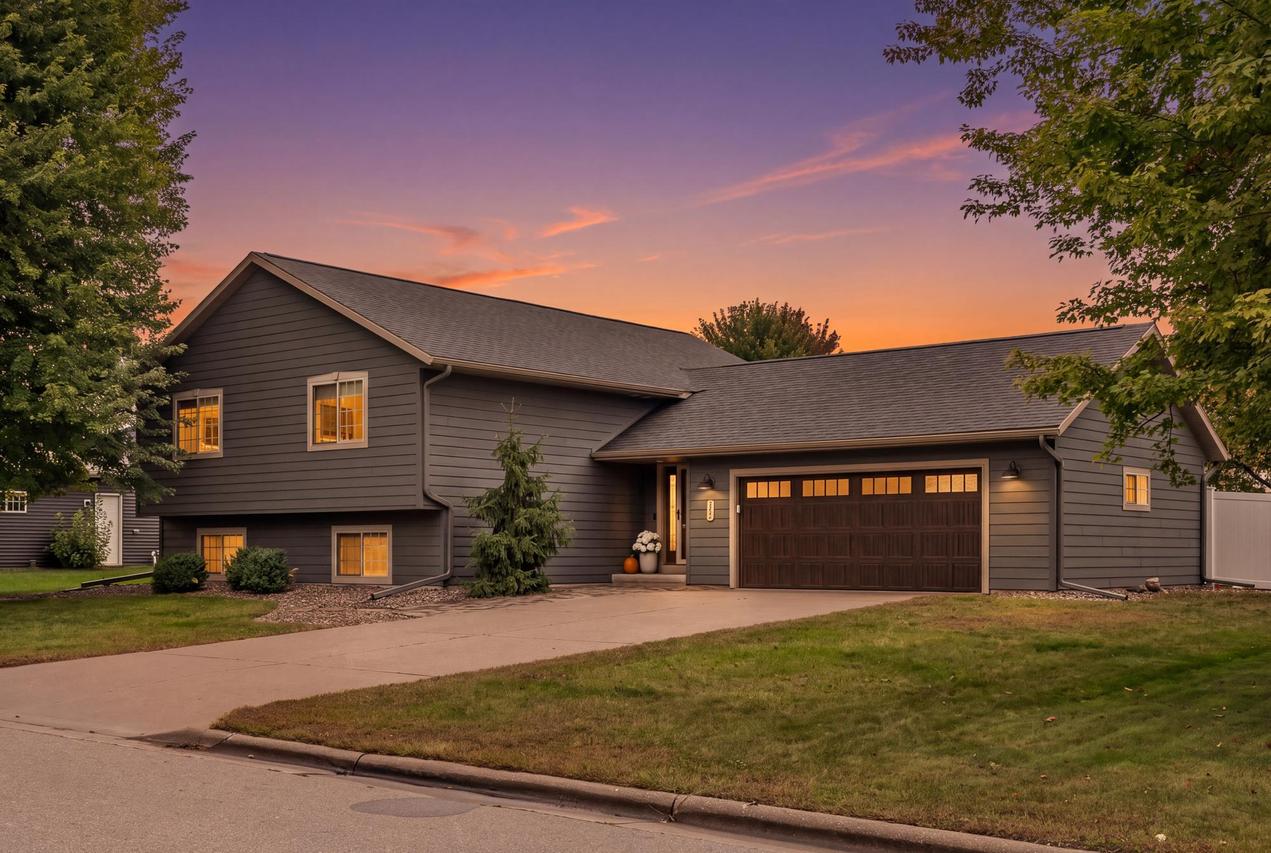 210 Peterson St, Holmen, WI 54636