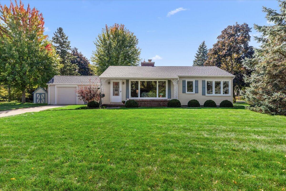 297 Lincoln Dr, West Bend, WI 53095