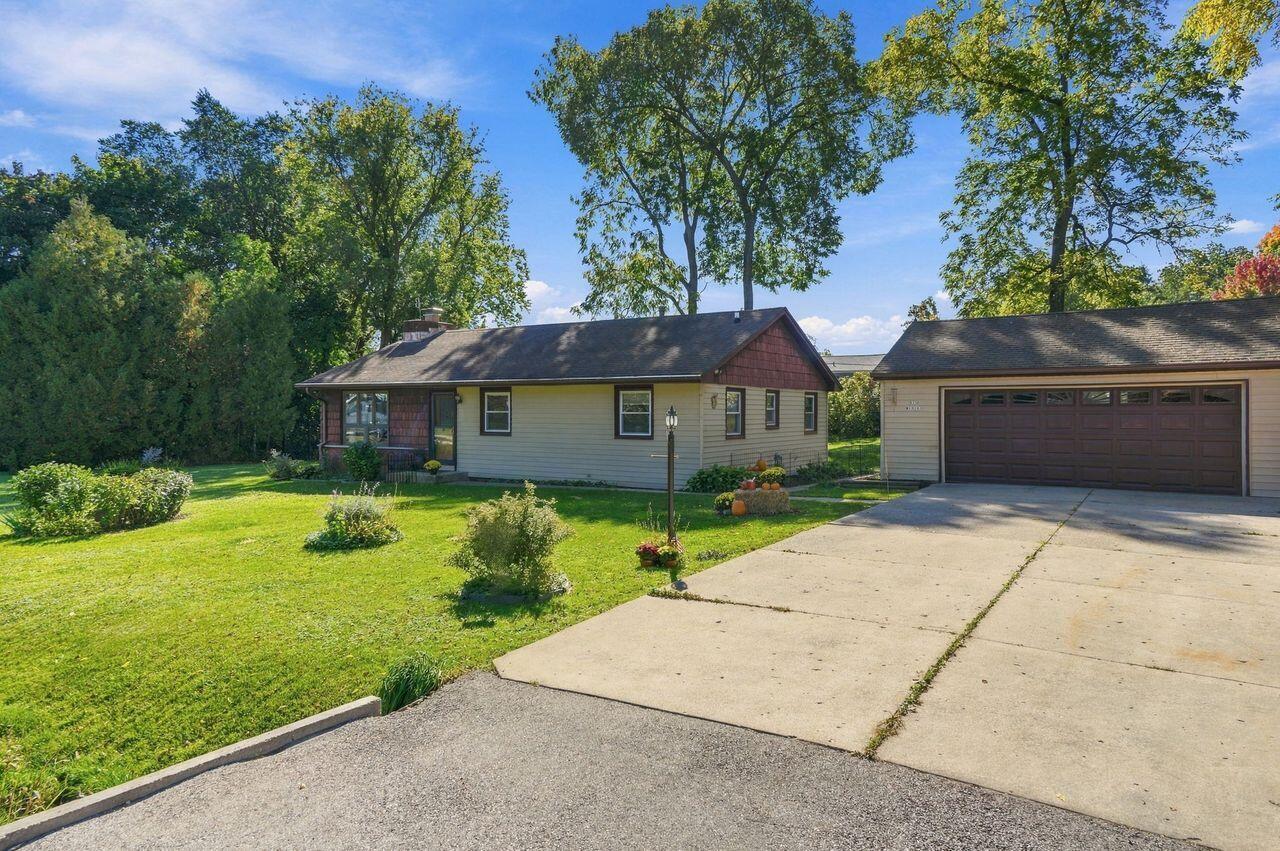 S70W19161 Wentland Dr, Muskego, WI 53150