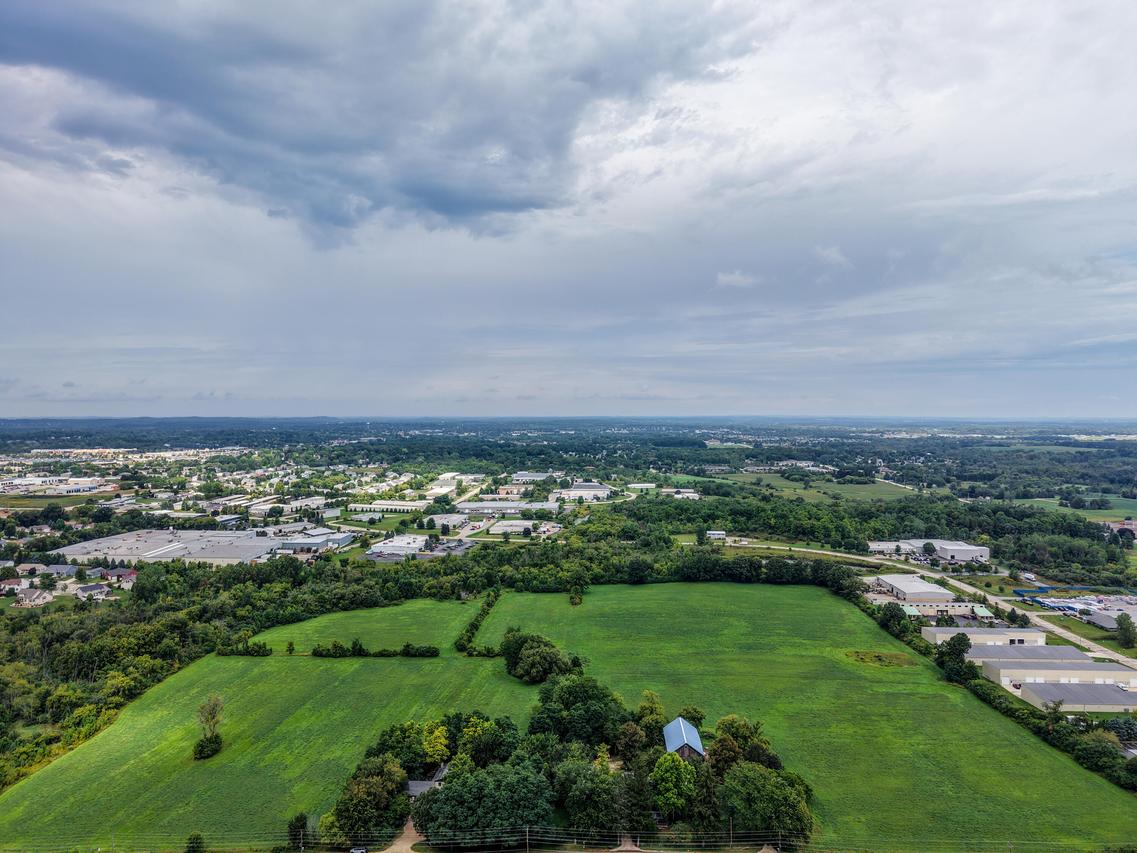 480 E Rusco Dr, West Bend, WI 53095