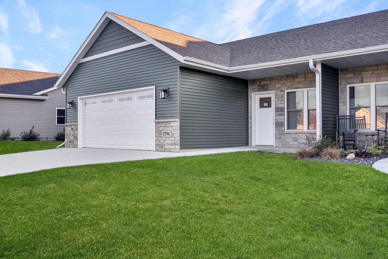 1791 Edgewood Rd #11, Kewaskum, WI 53040