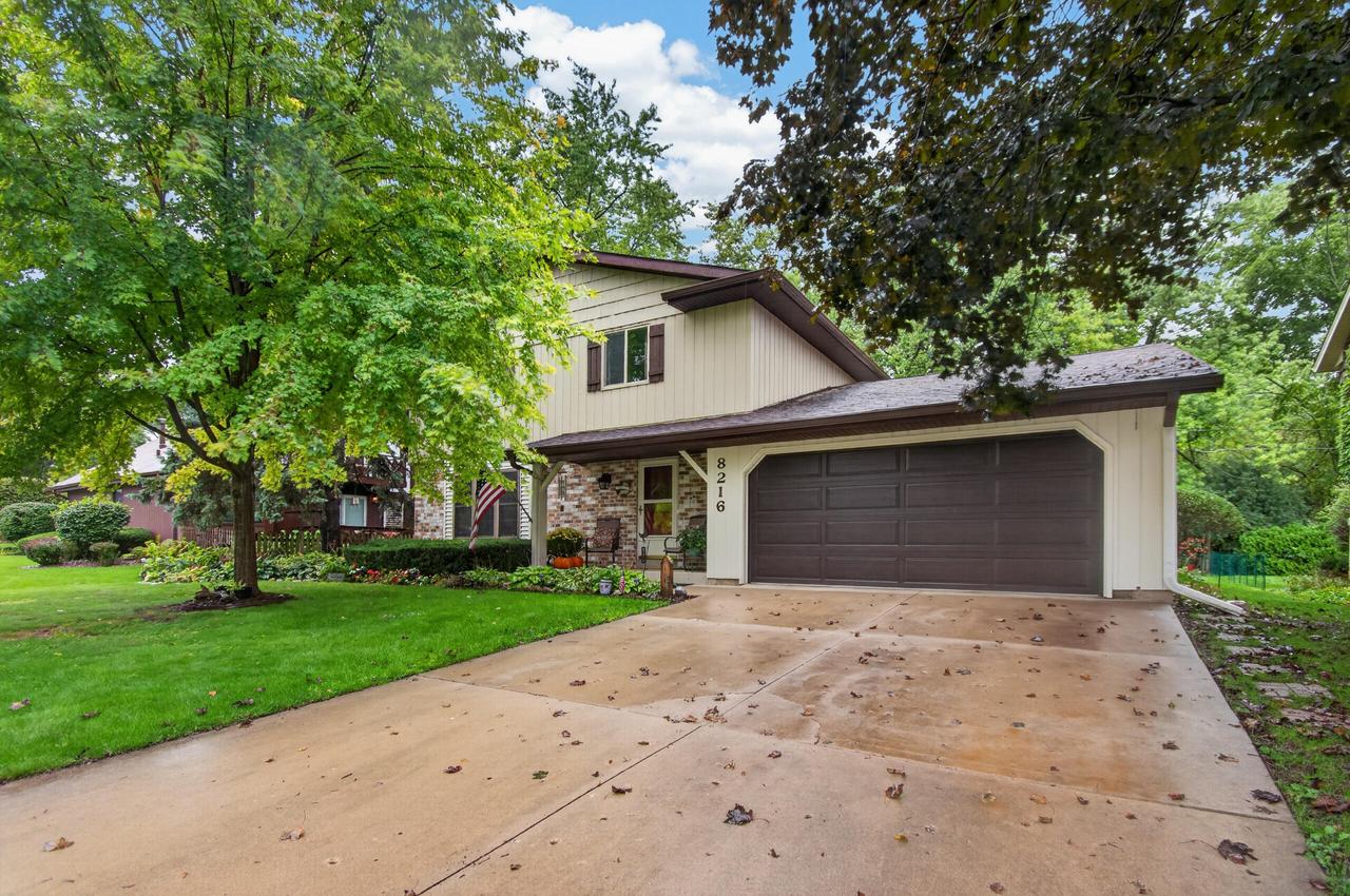 8216 48th Ave, Kenosha, WI 53142
