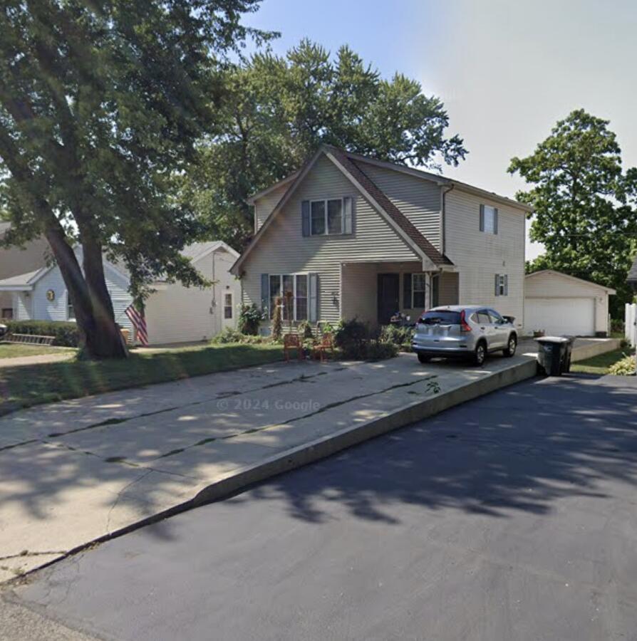 12132 223rd Ave, Salem Lakes, WI 53104