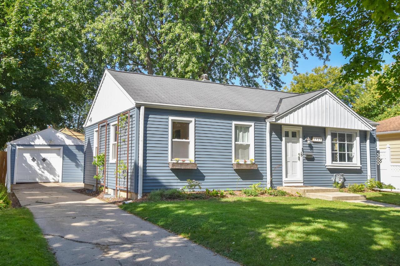 3429 N 95th St, Milwaukee, WI 53222