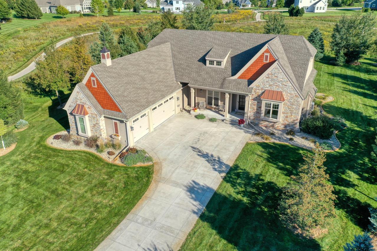 W298N3396 S Imperial Dr, Delafield, WI 53072