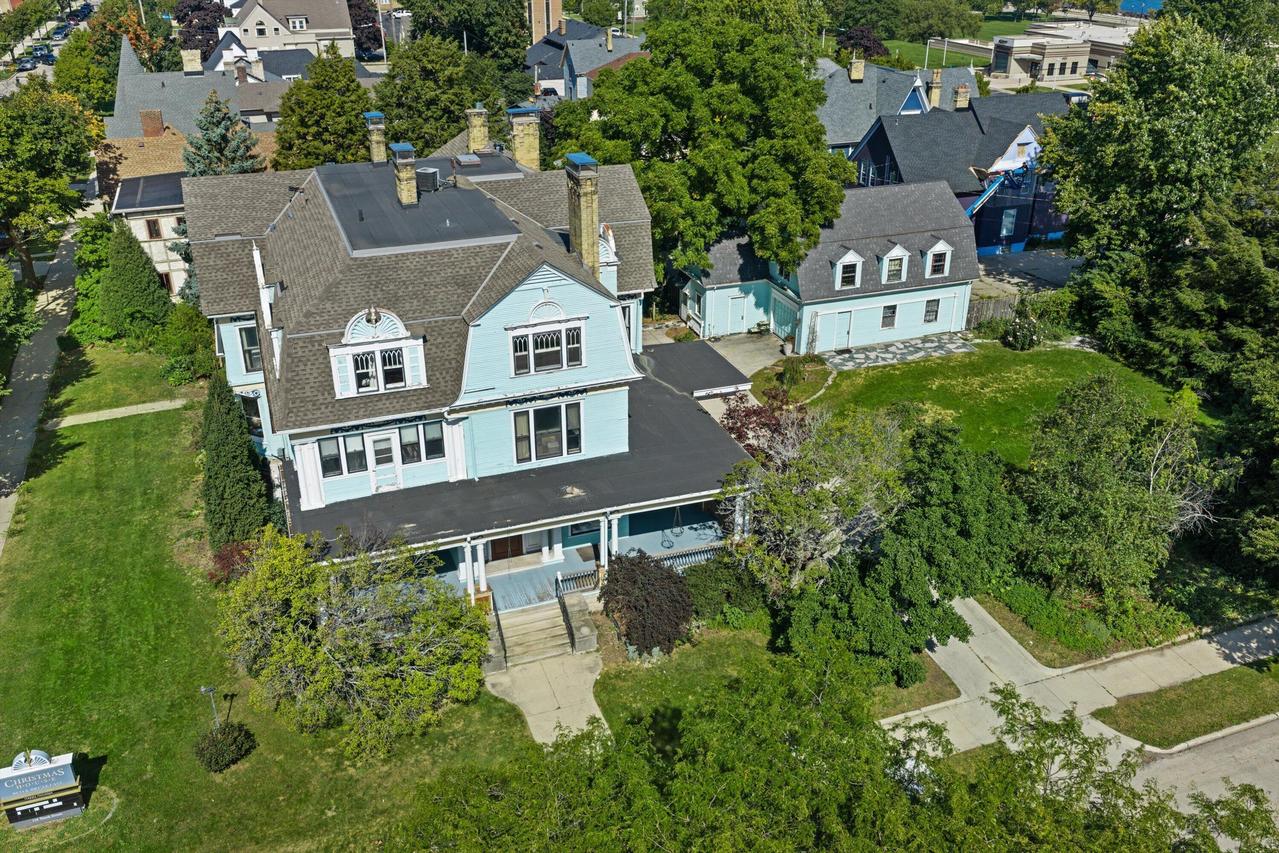 116 10th St, Racine, WI 53403