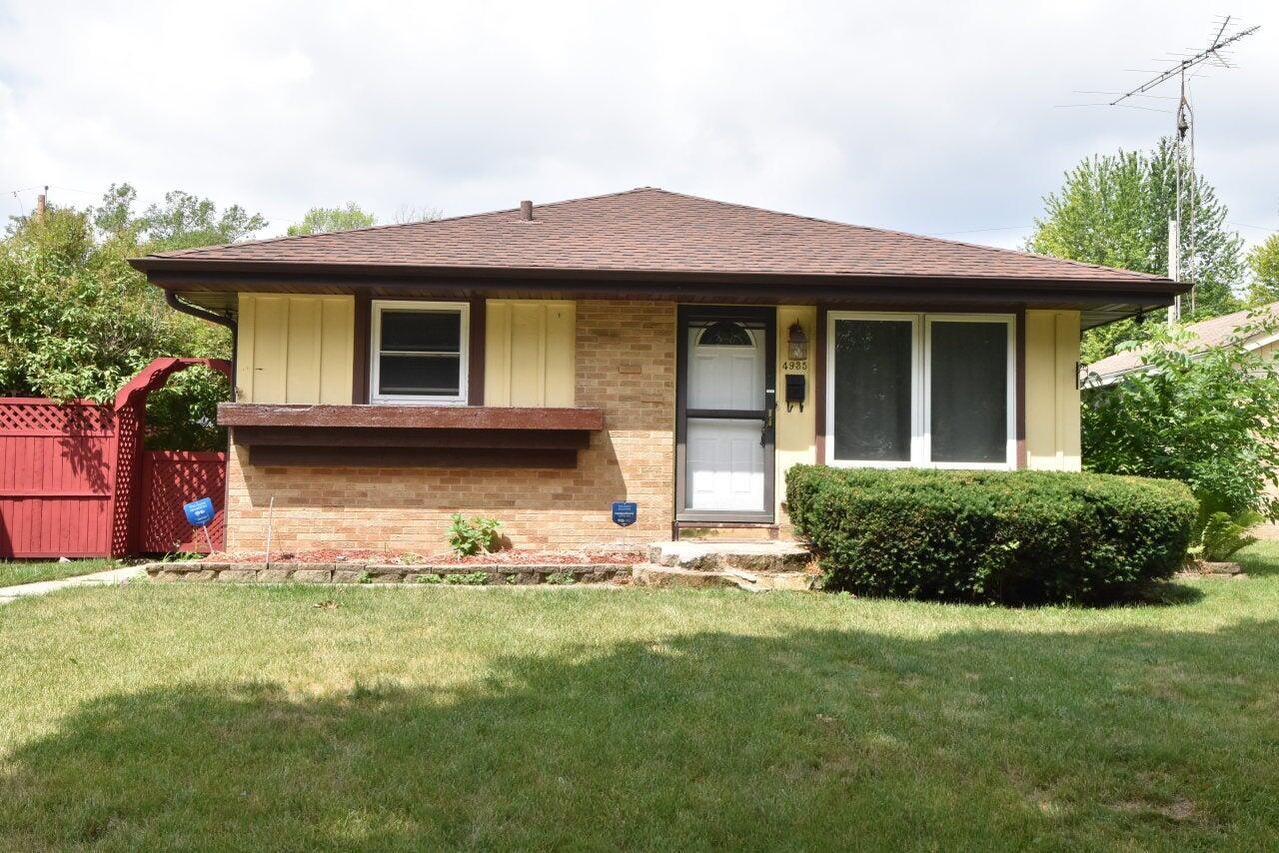 4935 N 88th St, Milwaukee, WI 53225