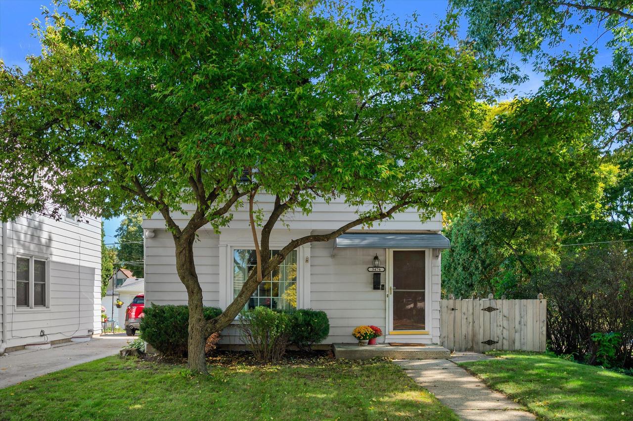 3476 S Ahmedi Ave, Milwaukee, WI 53207
