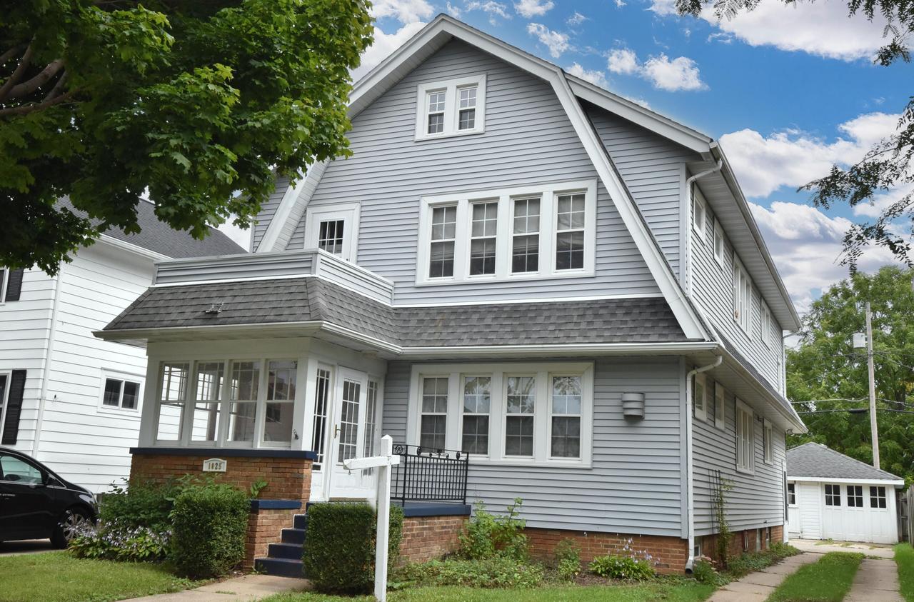 1025 Arthur Ave, Racine, WI 53405