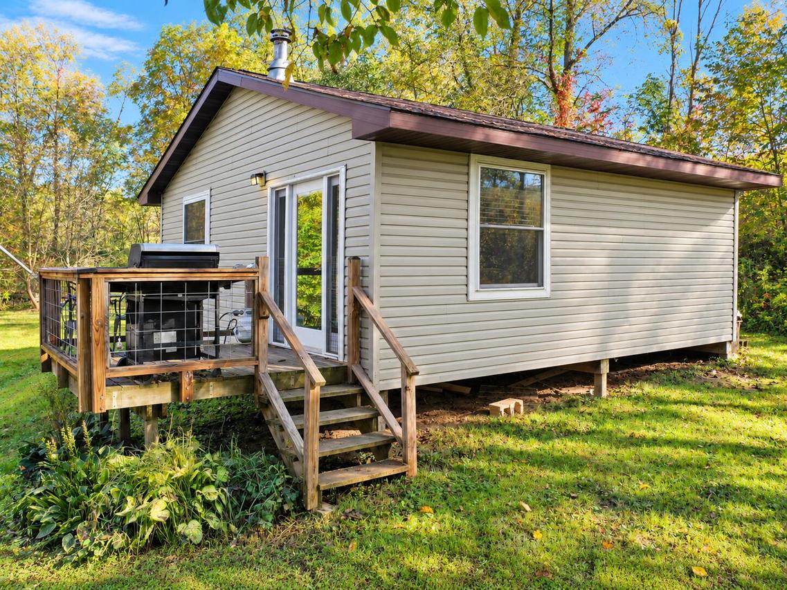 E3872 Franks Ln, Harmony, WI 54632