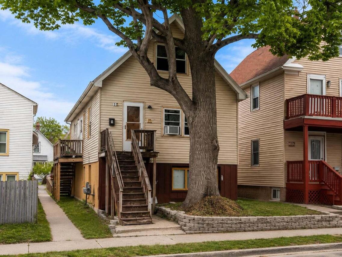 2375 S 16th St #2377, Milwaukee, WI 53215