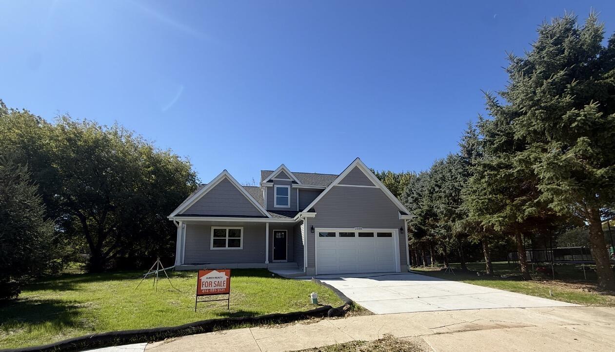 2308 Finch Ct, Waukesha, WI 53189