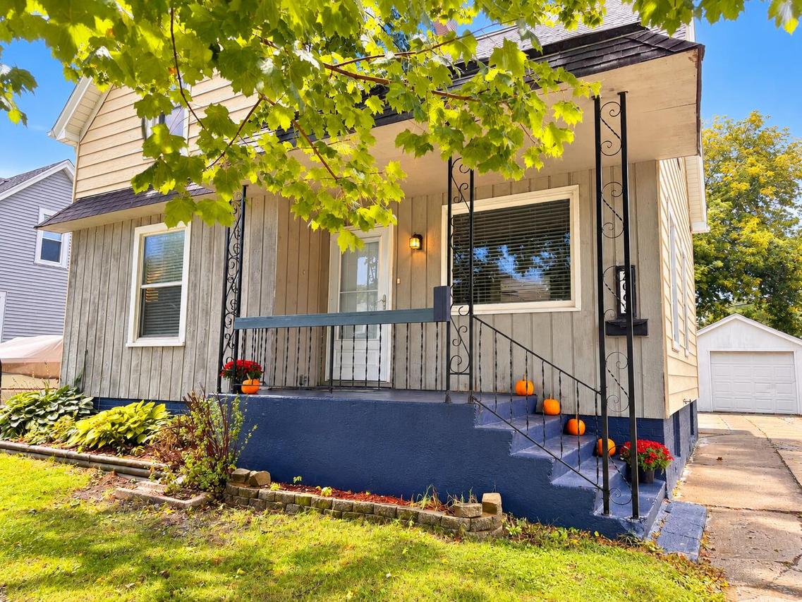 2063 Green St., Racine, WI 53402