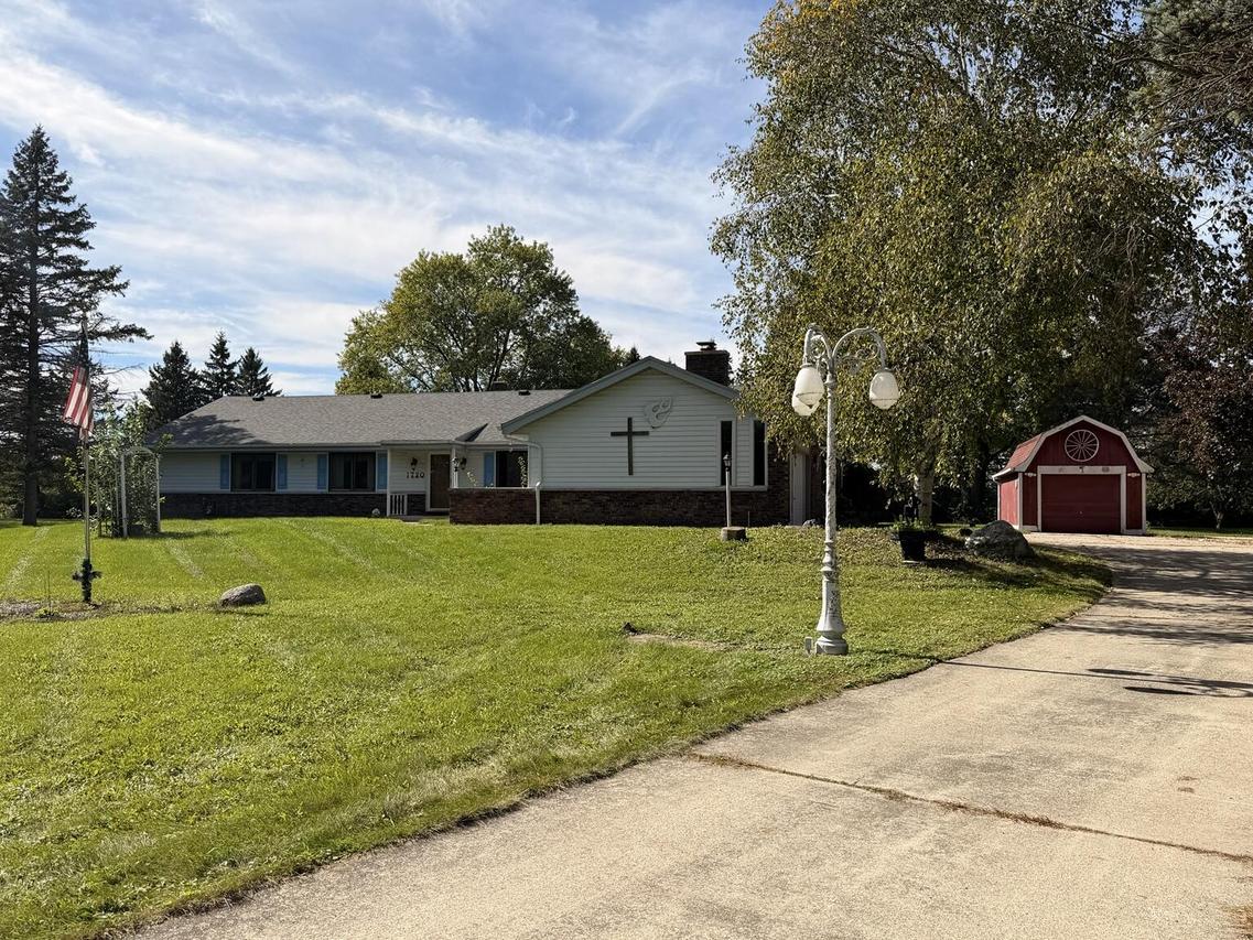 1780 Margaret Ct, Jackson, WI 53037