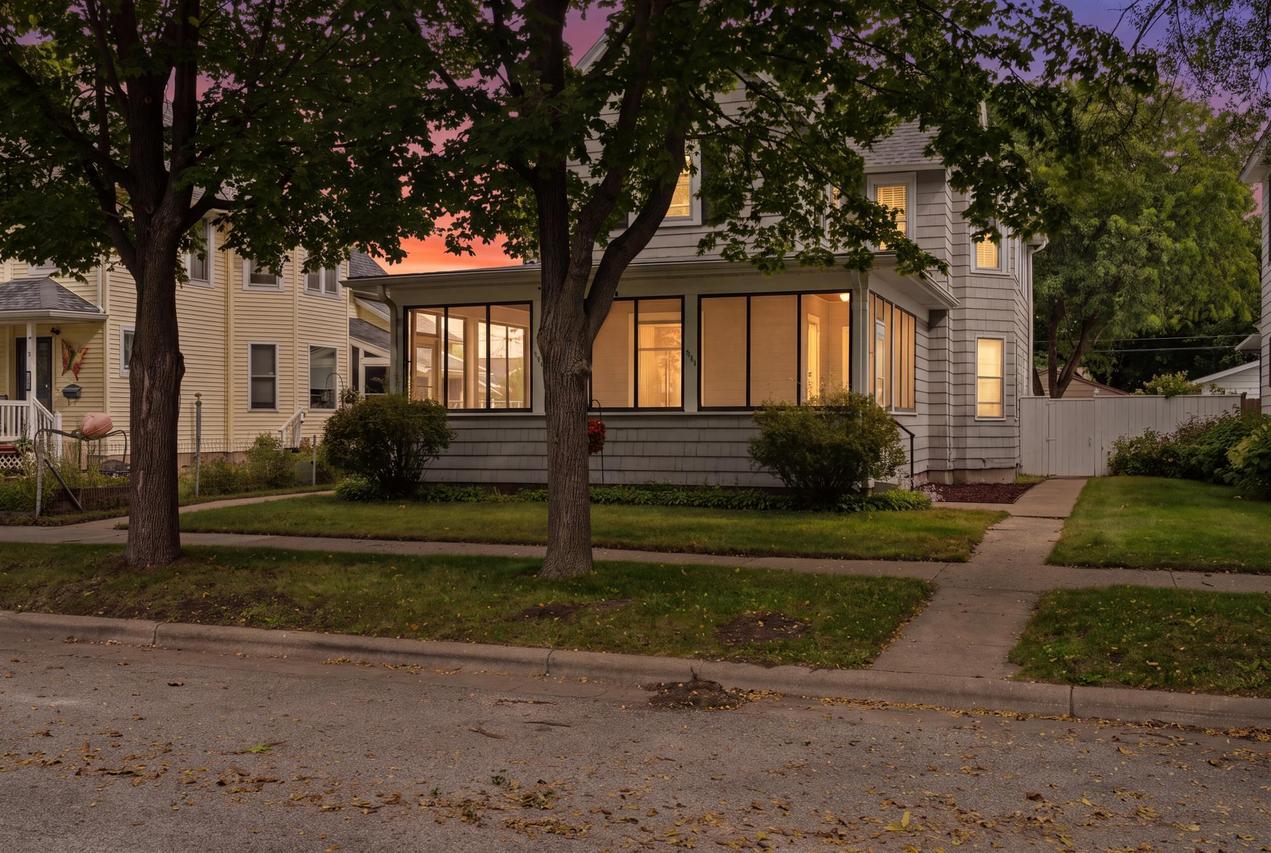 1536 Wood St, La Crosse, WI 54603