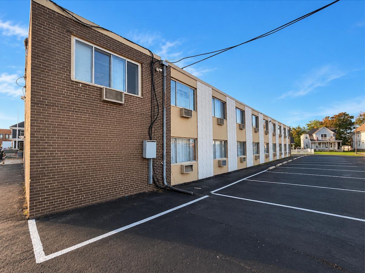 1637 Washington Ave, Racine, WI 53403