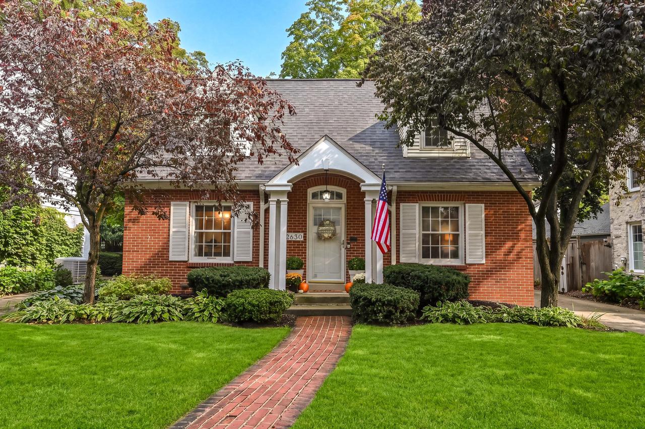 2630 N 89th St, Wauwatosa, WI 53226