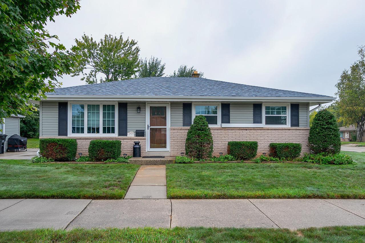 5353 S Elaine Ave, Cudahy, WI 53110