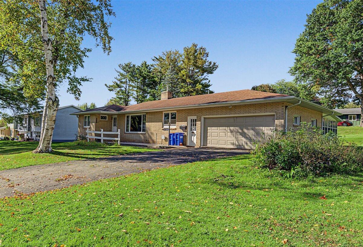 806 Roosevelt Ave, Viroqua, WI 54665