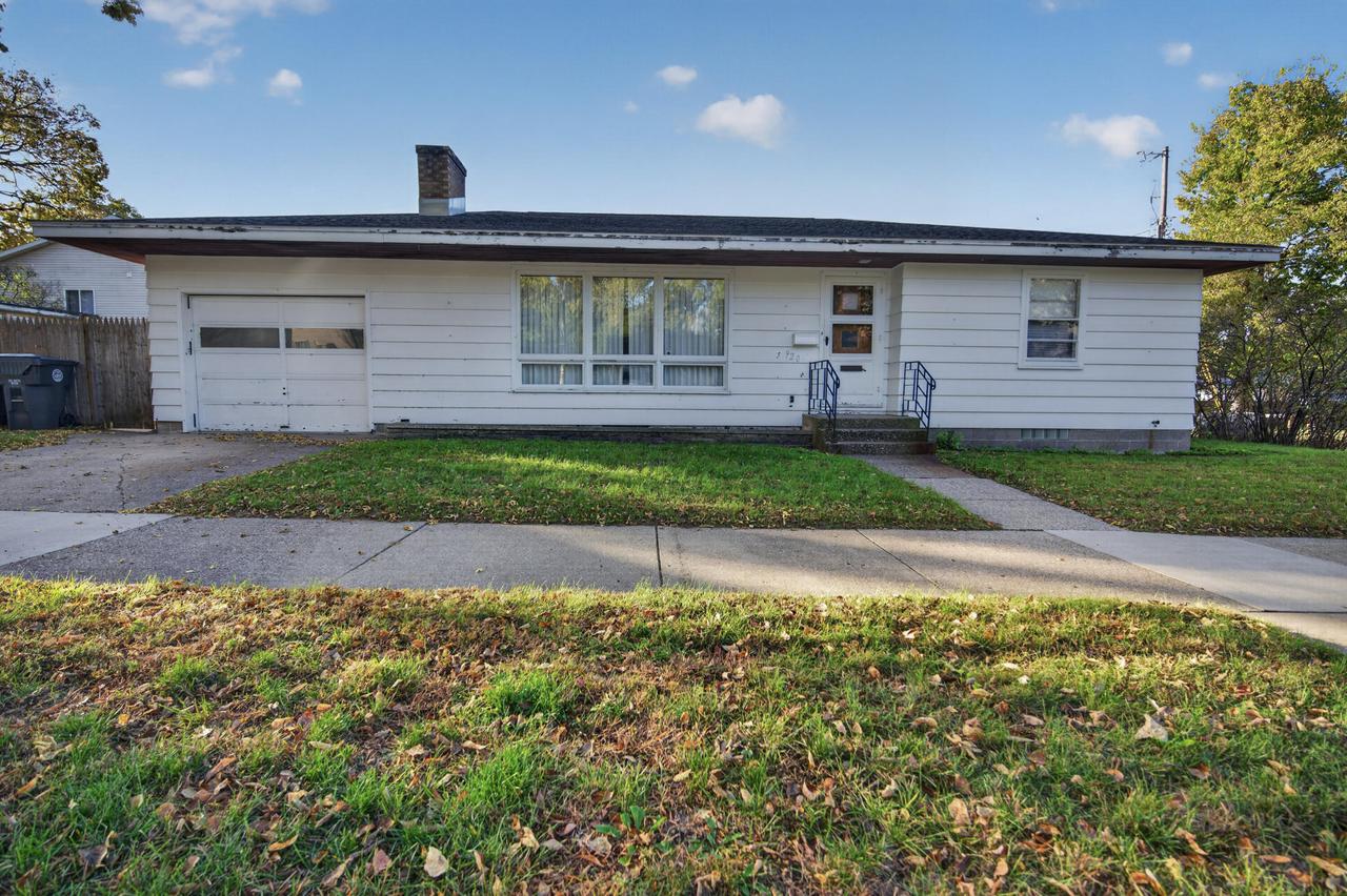 920 Zeisler St, La Crosse, WI 54601