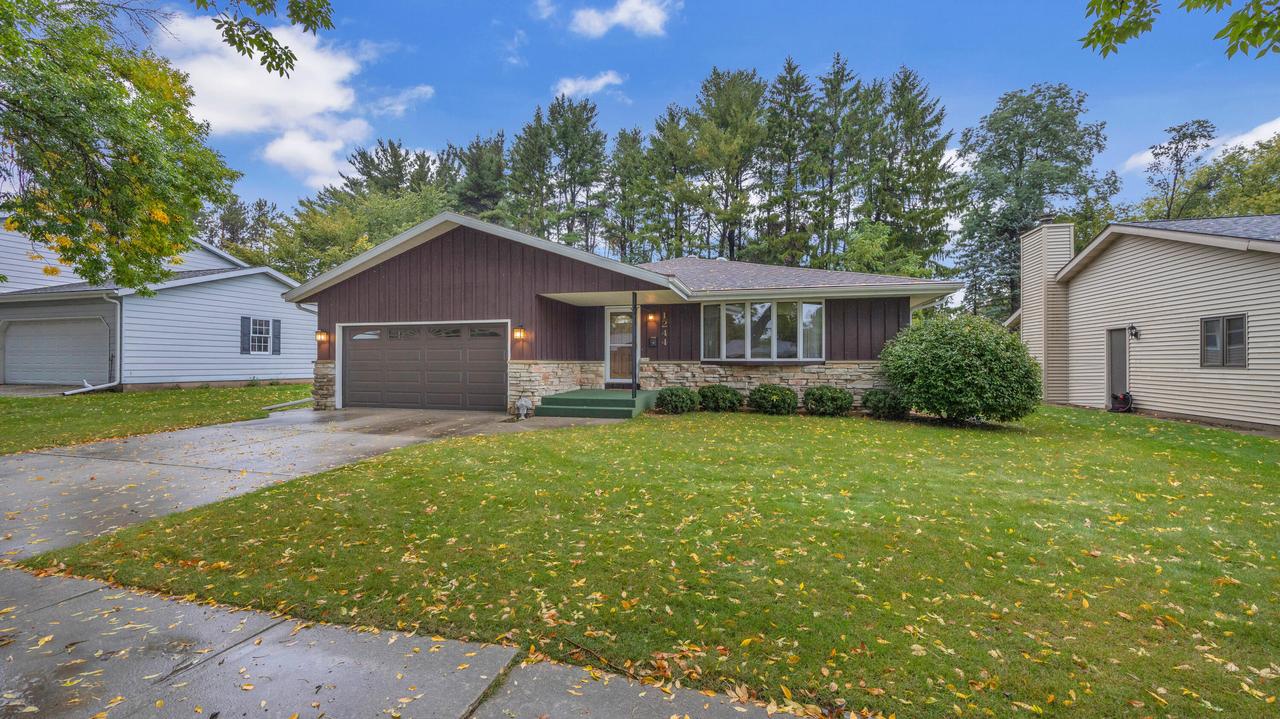 1244 Castle Ave, Sheboygan, WI 53081