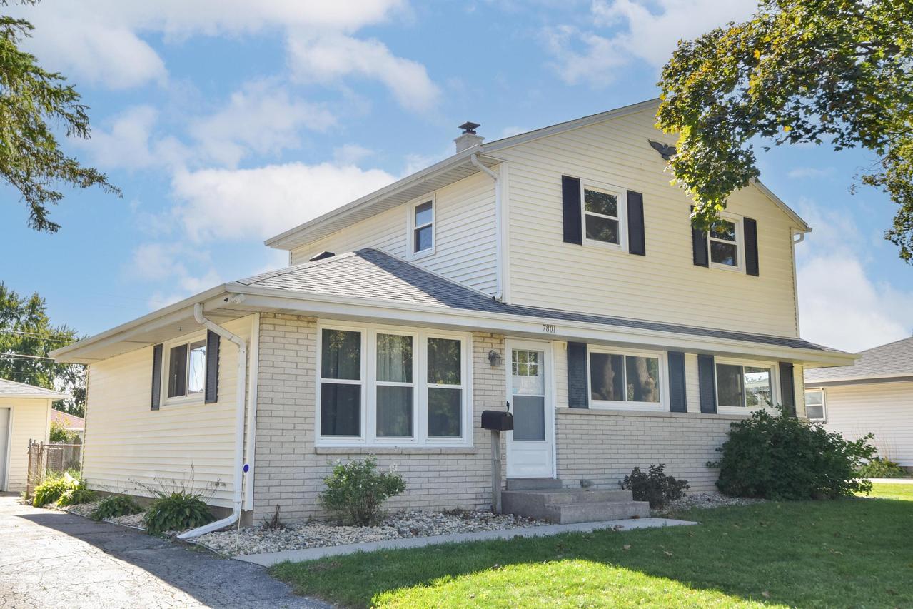 7801 W Clovernook St, Milwaukee, WI 53223