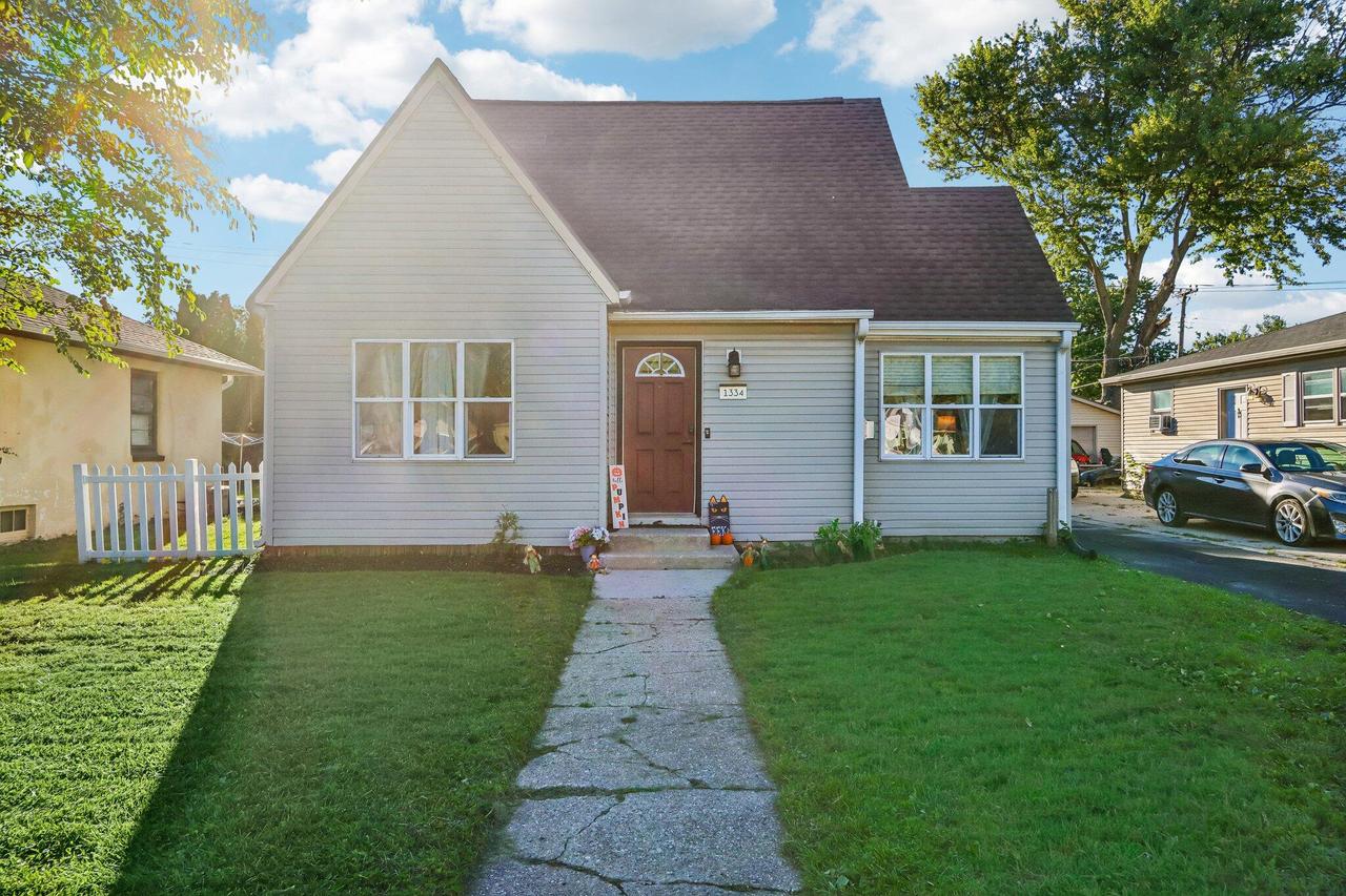 1334 Center Ave, Janesville, WI 53546