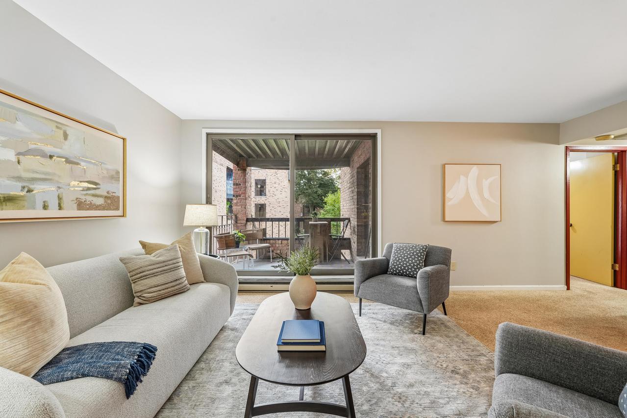 1906 E Shorewood Blvd #265, Shorewood, WI 53211