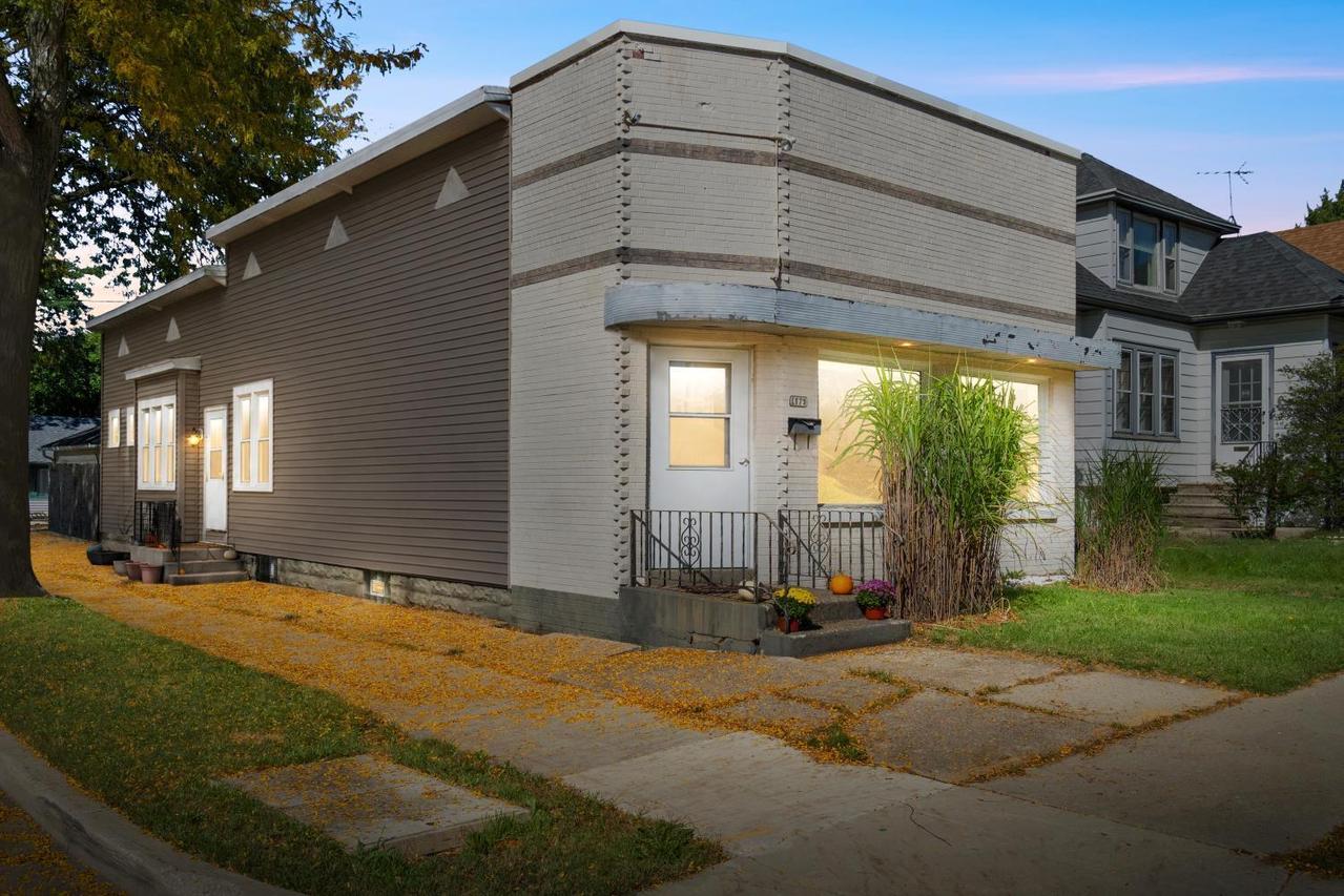 1579 S 56th St, West Allis, WI 53214