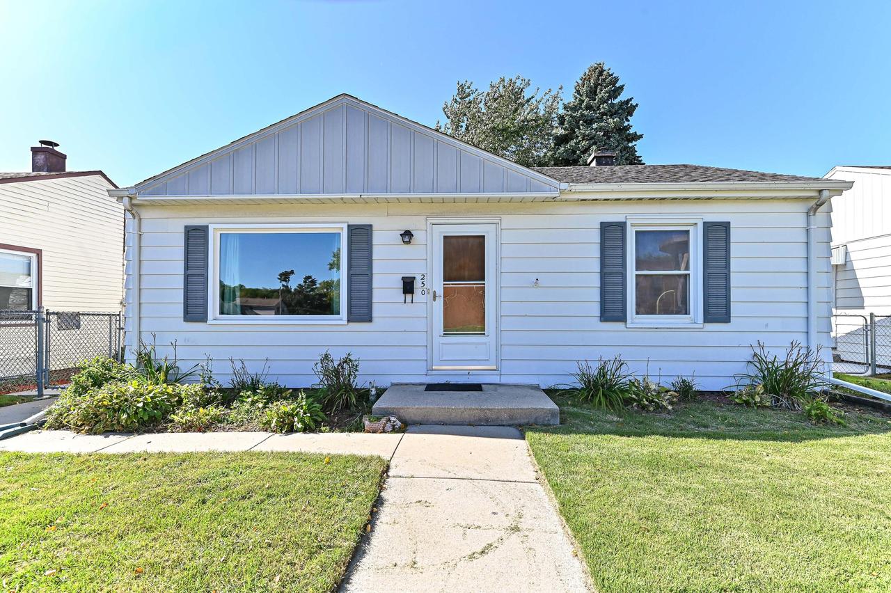 250 Luedtke Ave, Racine, WI 53405