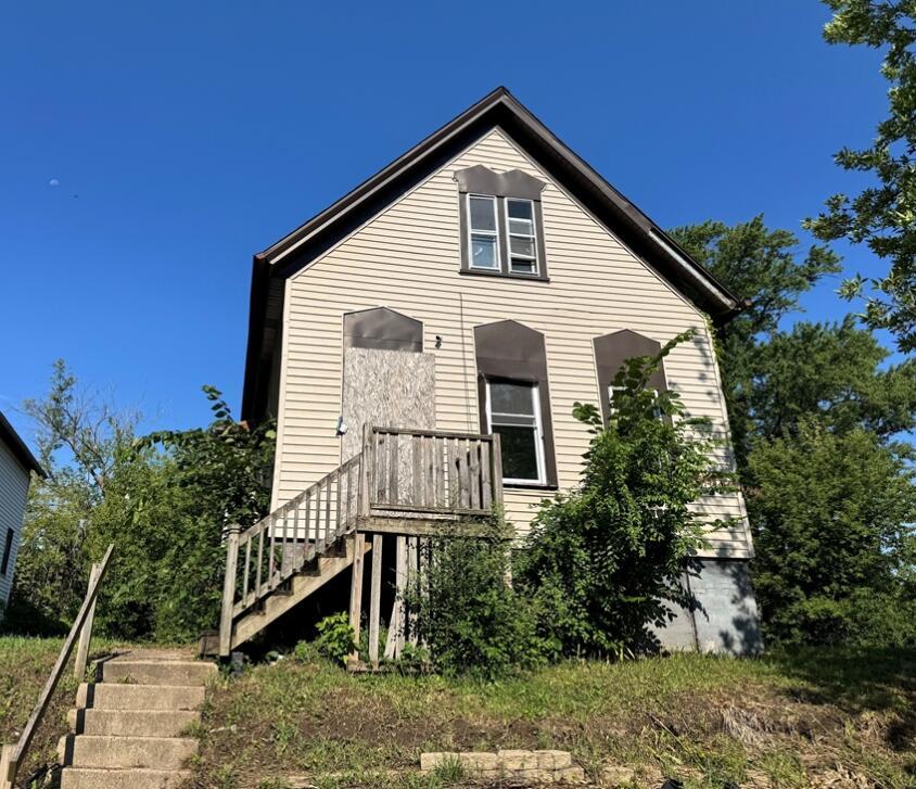 2455 N Dr William Finlayson St, Milwaukee, WI 53212