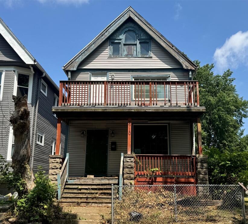 2710 W Garfield Ave #2710-A, Milwaukee, WI 53208