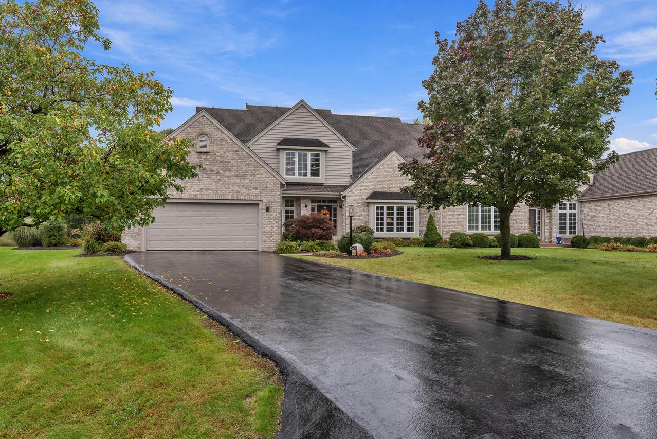 10601 N Hidden Reserve Cir, Mequon, WI 53092
