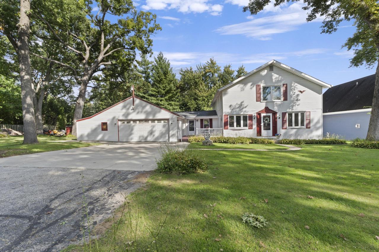 N9114 Cedar Ave, East Troy, WI 53120