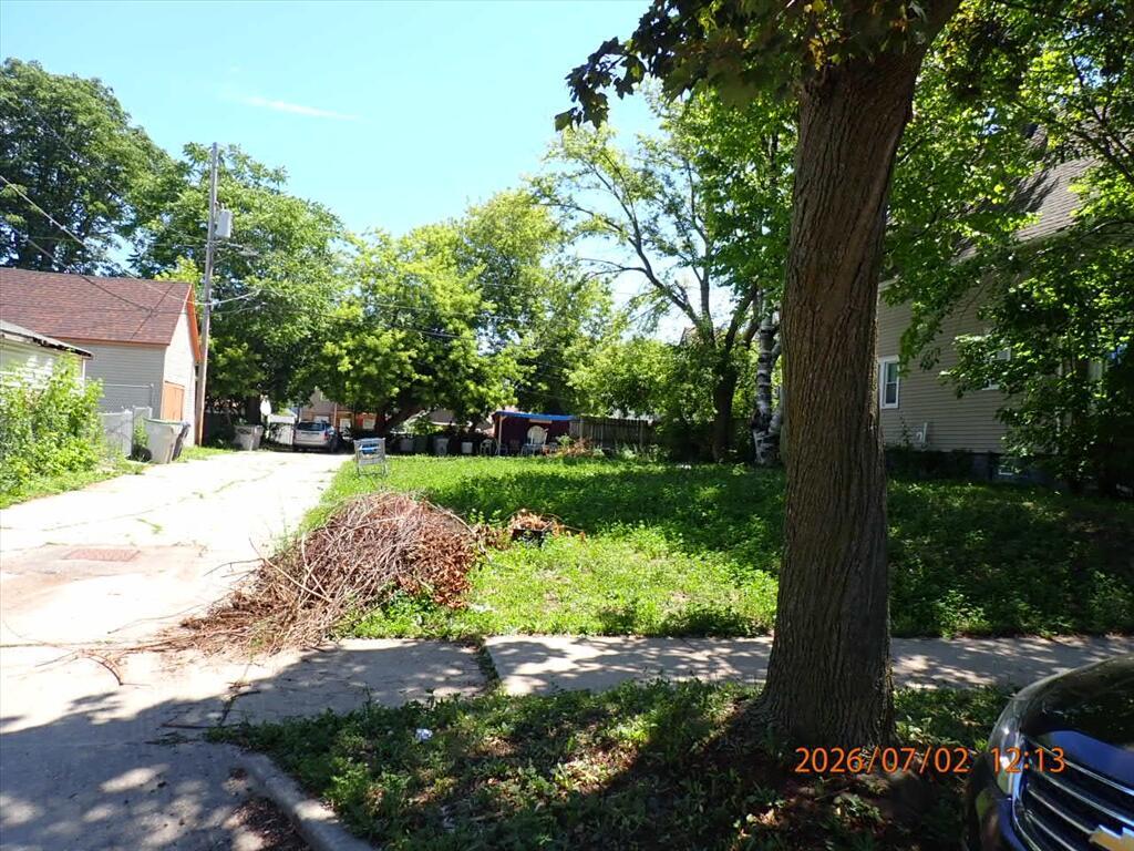 3262 N 1st St, Milwaukee, WI 53202