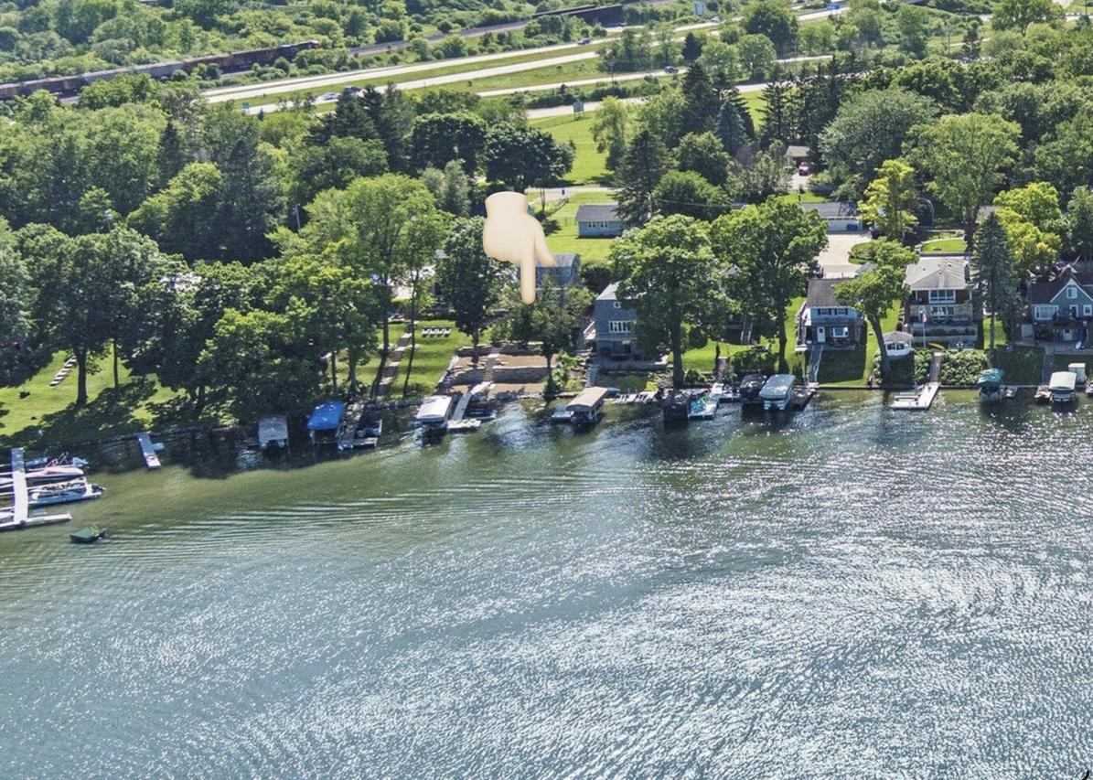 W342N4878 W Lindy Ln, Oconomowoc, WI 53058