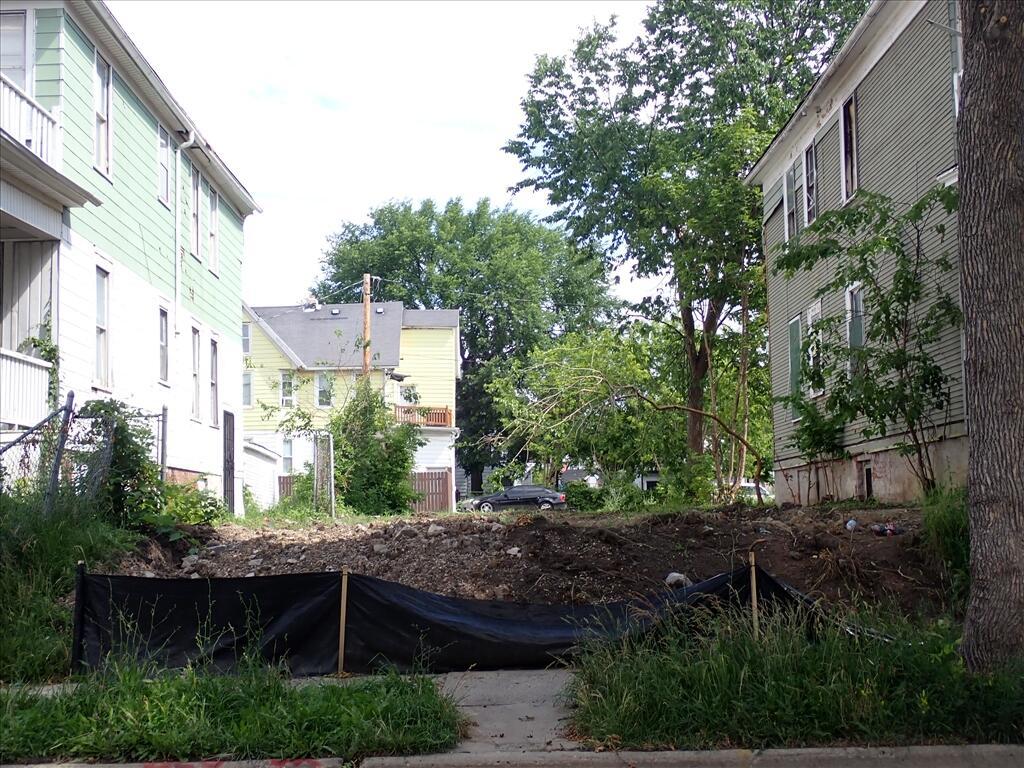 2324 W Clarke St., Milwaukee, WI 53206