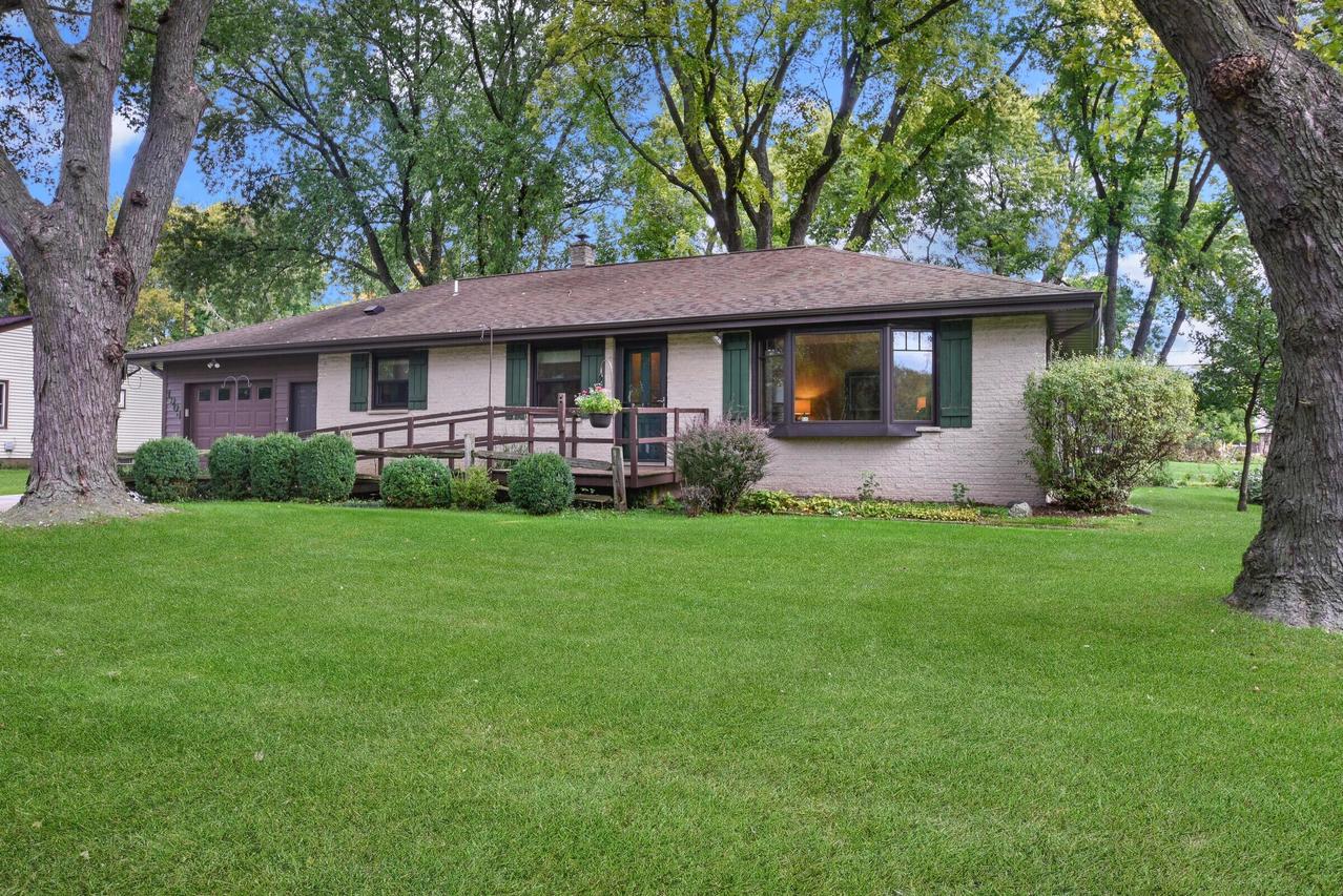 1904 Chestnut St, West Bend, WI 53095