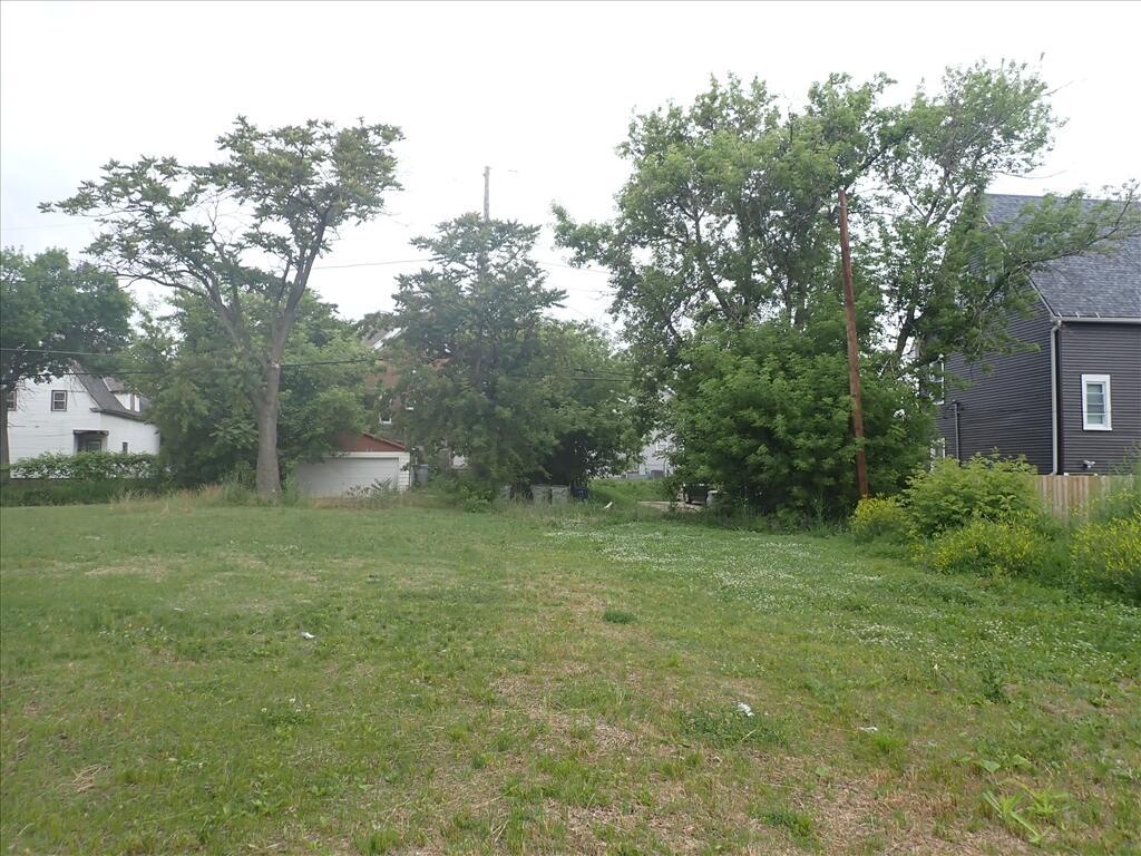 2027 N 35th St, Milwaukee, WI 53208