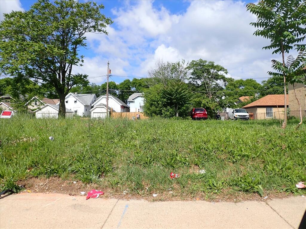 2861 N 35th St, Milwaukee, WI 53210