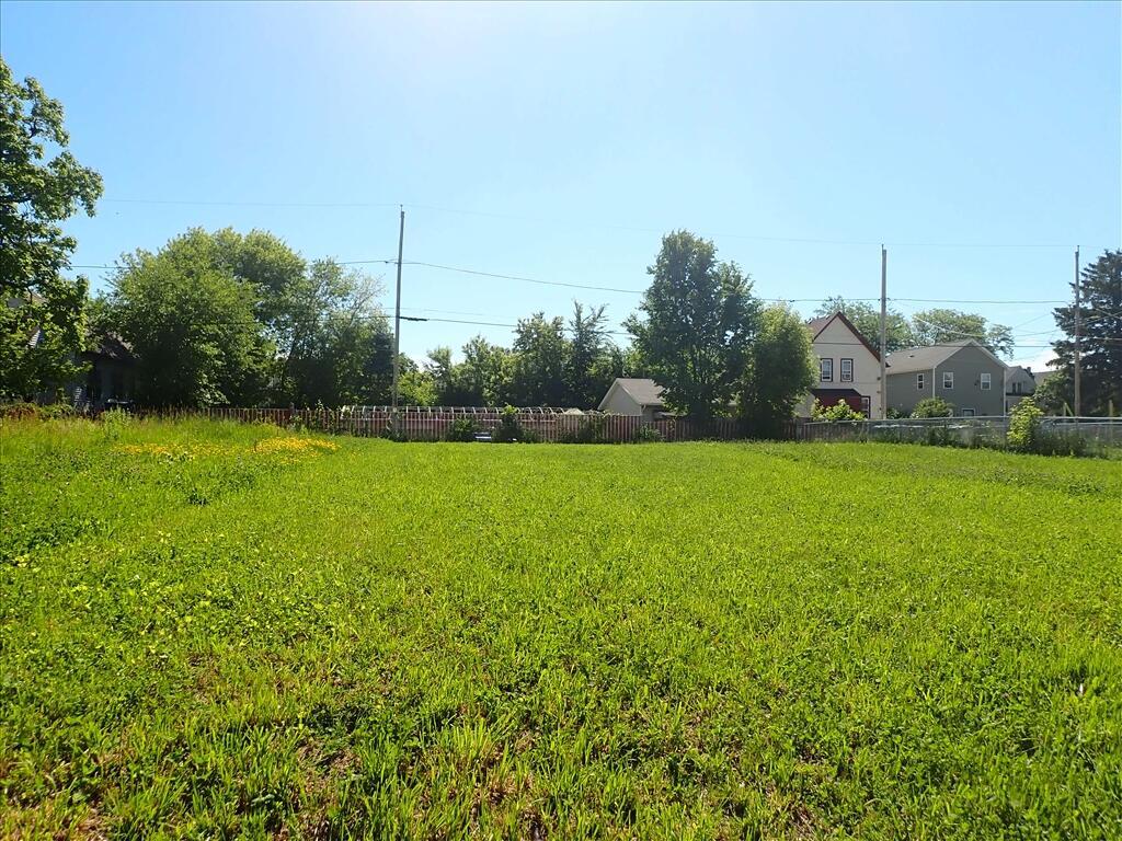 1936 N 30th St, Milwaukee, WI 53208