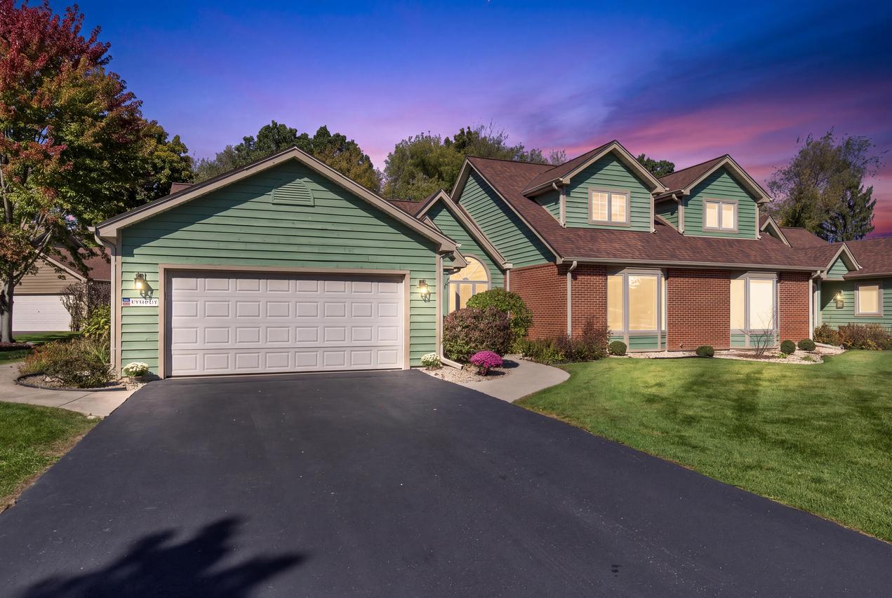 N19 W26702 Milkweed Ln #A, Pewaukee, WI 53072