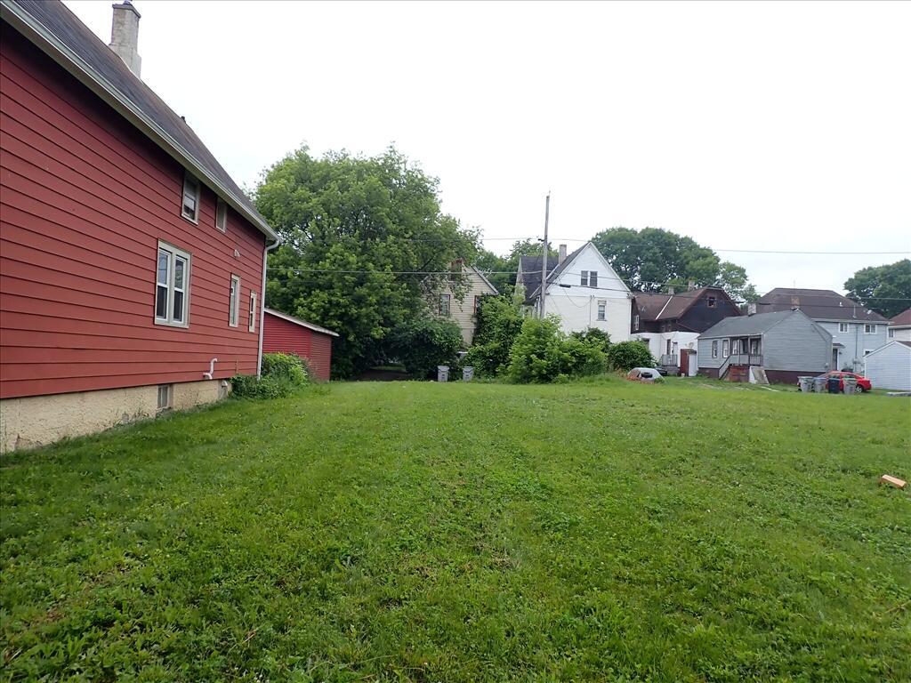 2439 N 8th St., Milwaukee, WI 53206