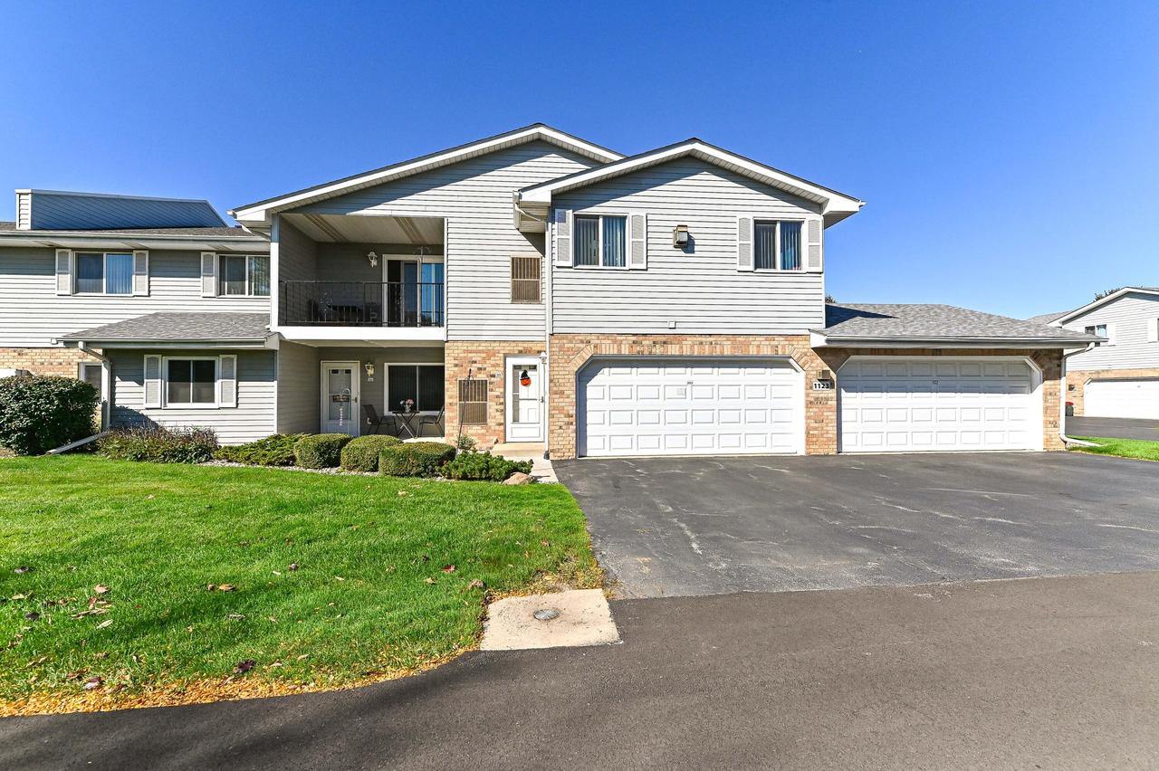 1123 N Sunnyslope Dr #202, Mount Pleasant, WI 53406