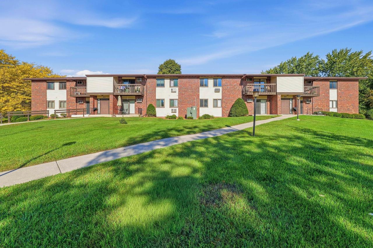 800 S Park Ave #2F, Fond Du Lac, WI 54935
