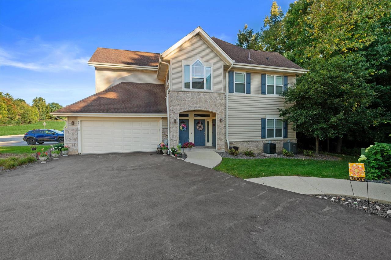 5427 W Cobblestone Way #D, Franklin, WI 53132